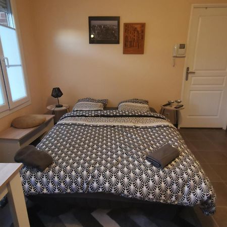 Logement En Hypercentre Dans Une Residence Amiens Bagian luar foto