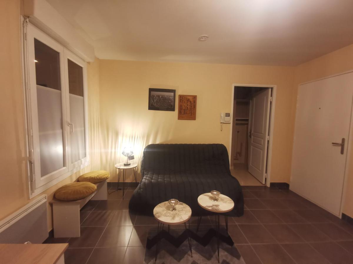 Logement En Hypercentre Dans Une Residence Amiens Bagian luar foto